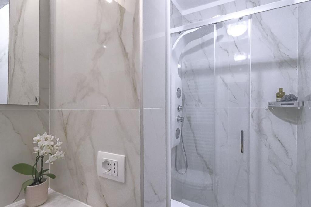 New Private Apt In Como Comfort - Elegant - Comfortable Côme Extérieur photo